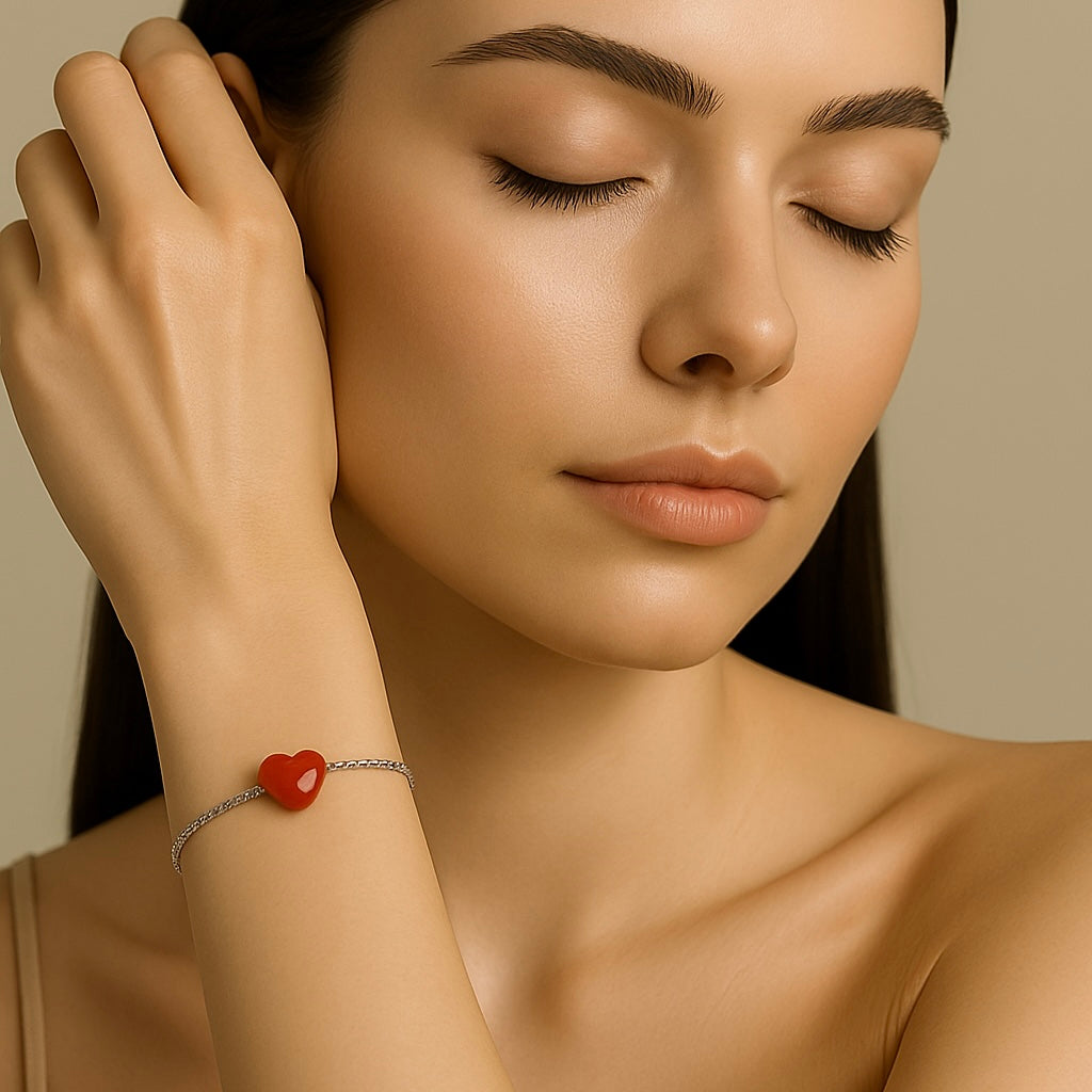 Minimal Heart Chain – Silver Bracelet